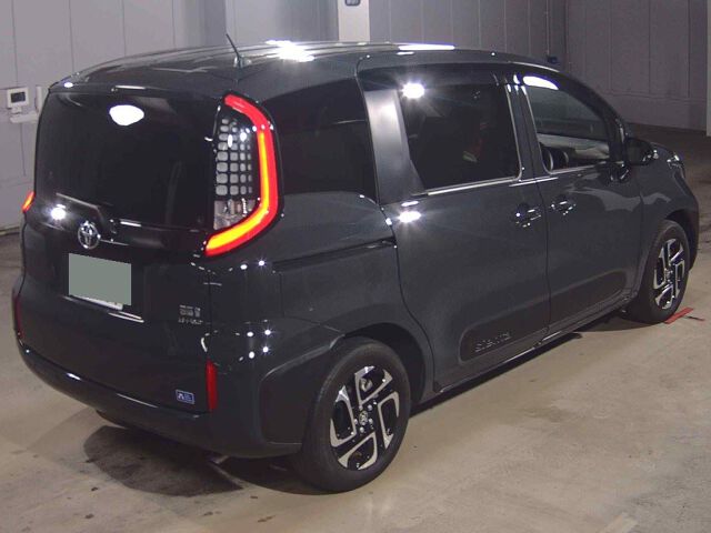 2022 Toyota Sienta ハイブリッドZ 4WD auction photo 5