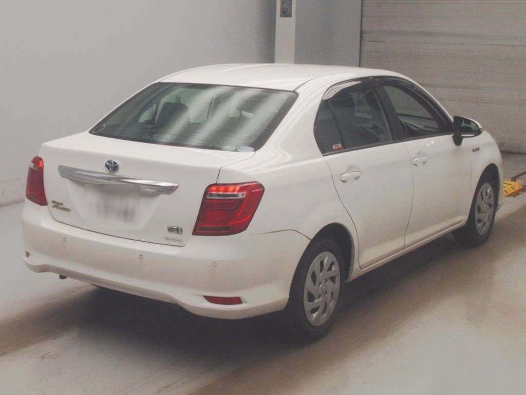 2018 Toyota Corolla Axio ハイブリッド auction photo 2