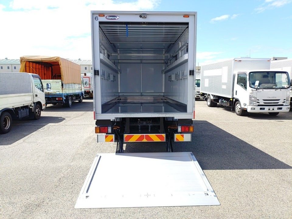 2021 Isuzu Elf auction photo 21