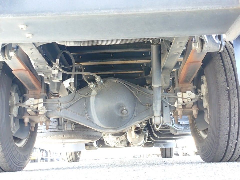 2021 Isuzu Elf auction photo 18