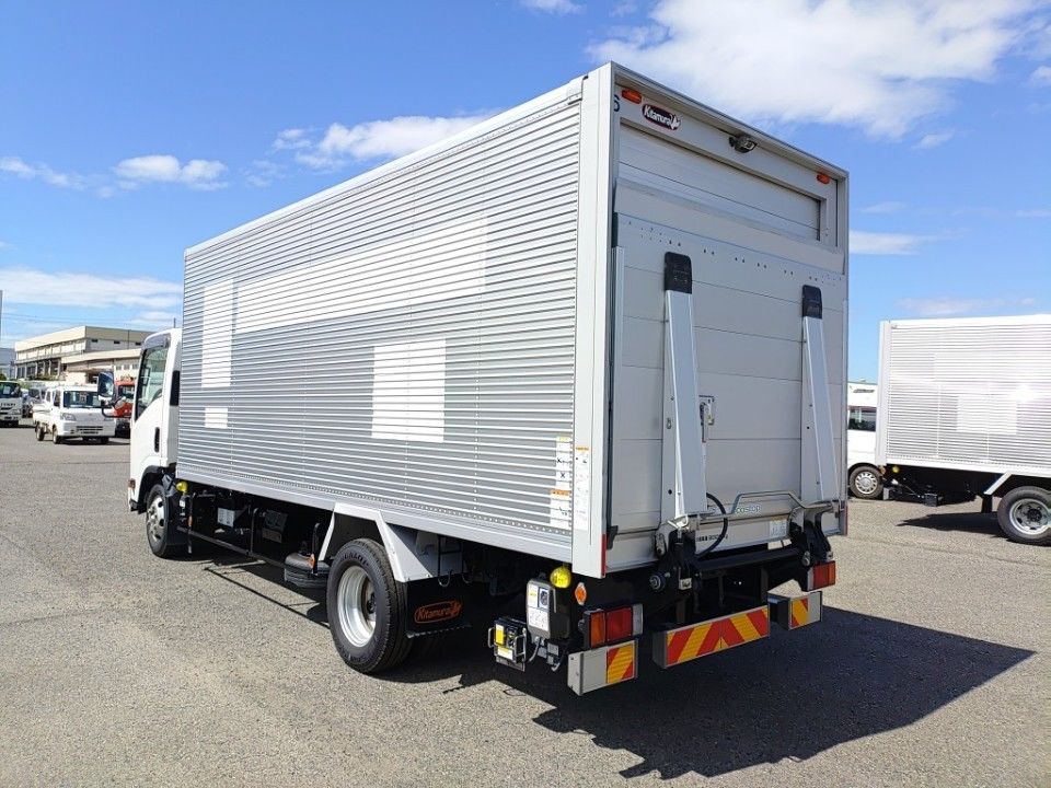 2021 Isuzu Elf auction photo 6