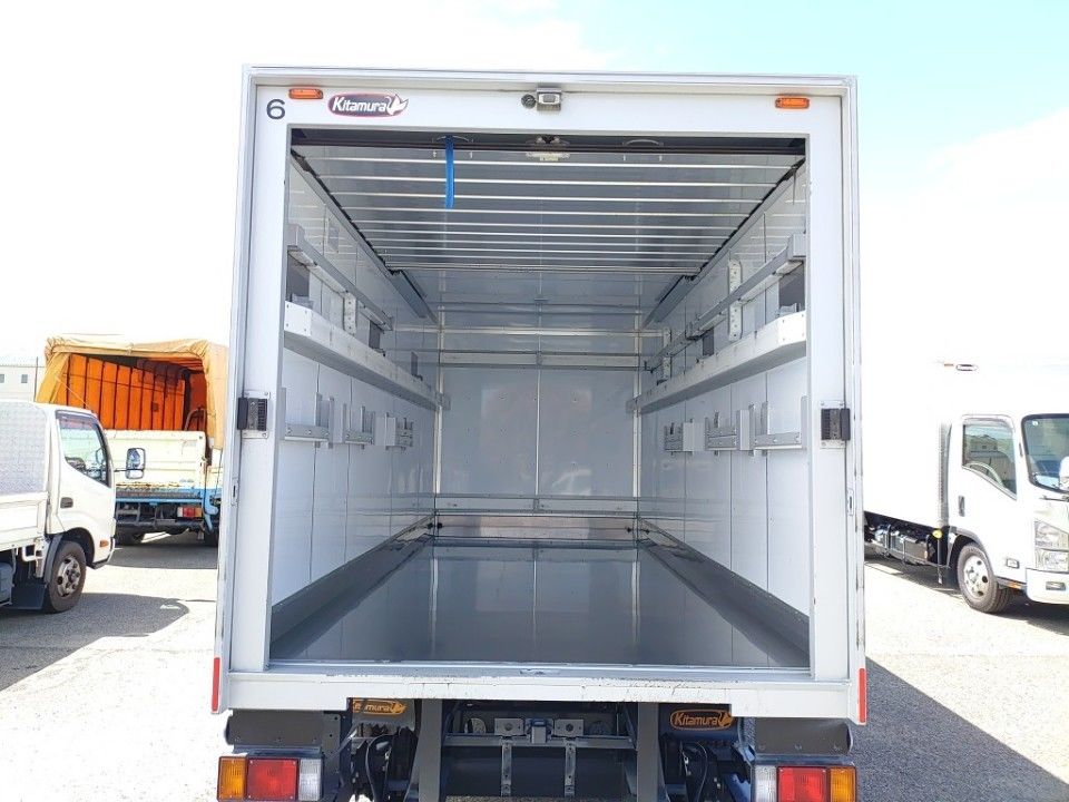 2021 Isuzu Elf auction photo 8