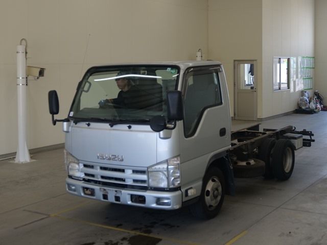 2011 Isuzu Elf シャーシ Japan auction vehicle