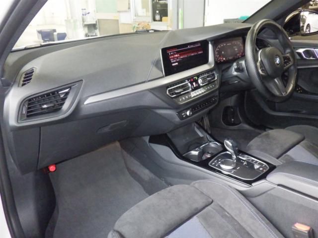 2021 BMW BMW M 135 I xDrive auction photo 2