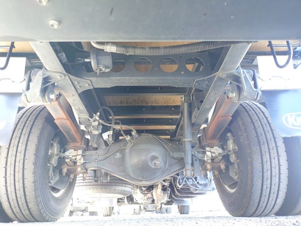 2021 Isuzu Elf auction photo 18