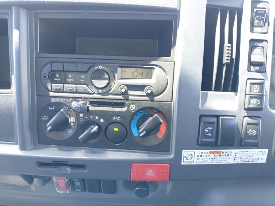 2021 Isuzu Elf auction photo 11
