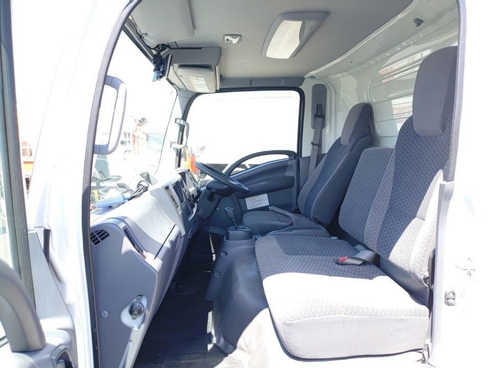2021 Isuzu Elf auction photo 16