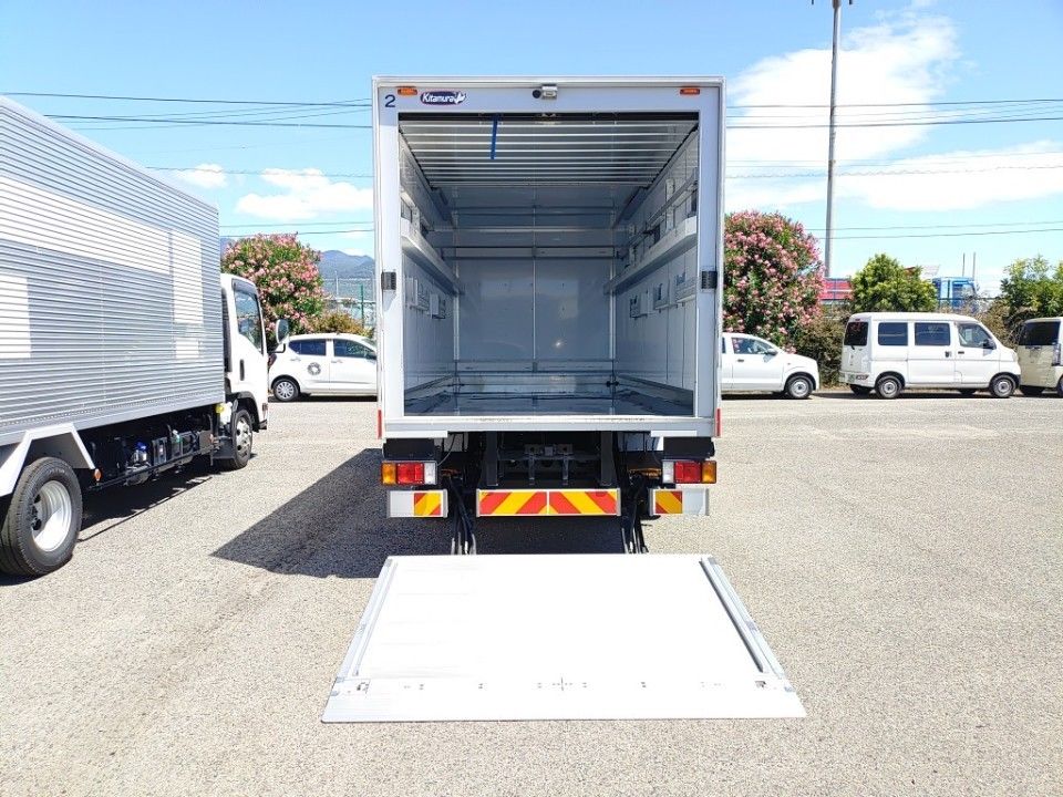 2021 Isuzu Elf auction photo 21