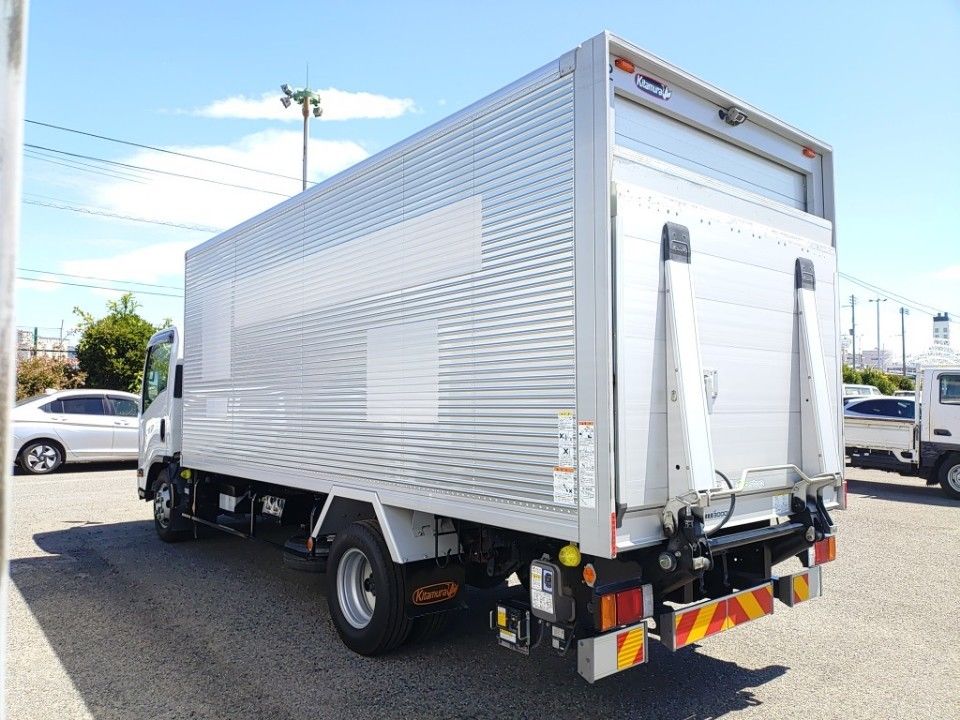 2021 Isuzu Elf auction photo 6