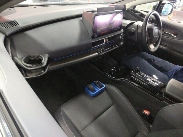 2023 Toyota Prius Z 4WD auction photo 3