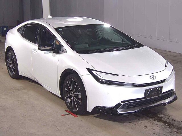 2023 Toyota Prius Z 4WD Japan auction vehicle