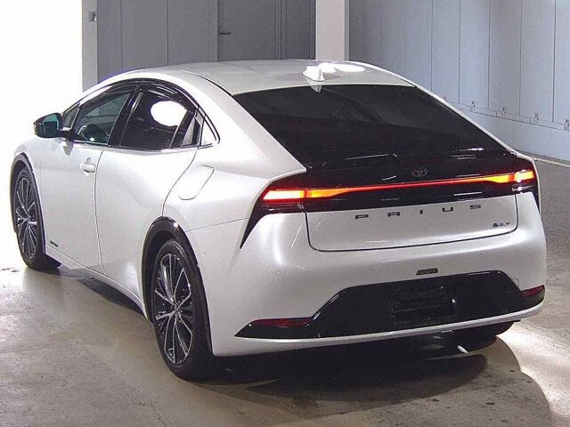 2023 Toyota Prius Z 4WD auction photo 2