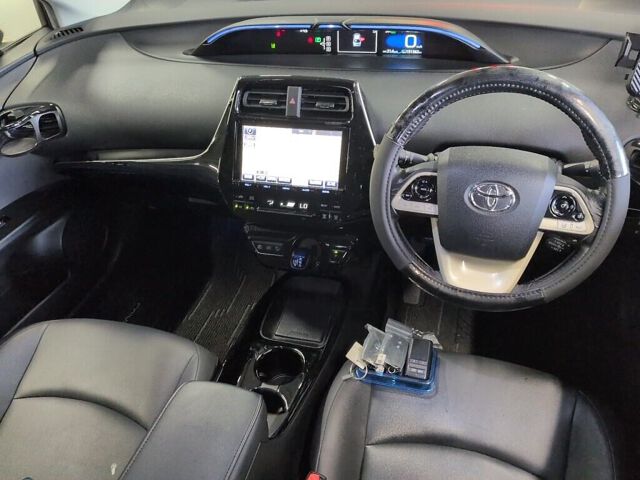 2016 Toyota Prius Sツーリングセレクション 4WD auction photo 3