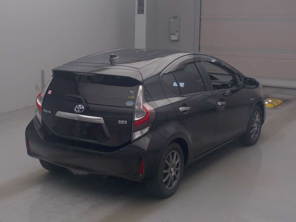2020 Toyota Aqua Sスタイルブラック auction photo 2