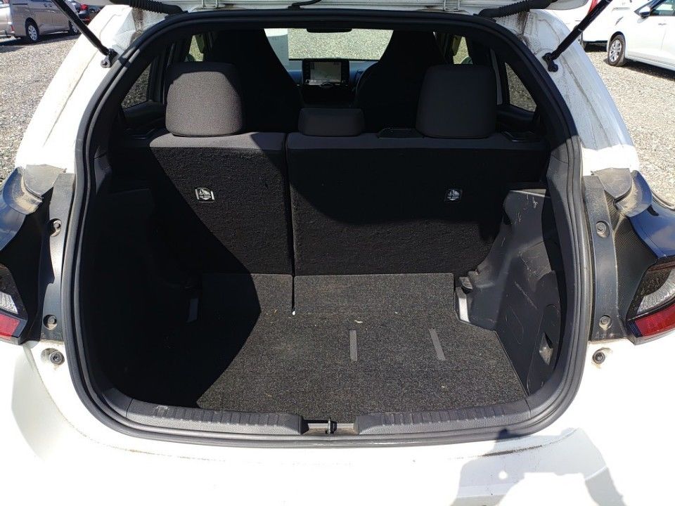 2021 Toyota Yaris auction photo 8
