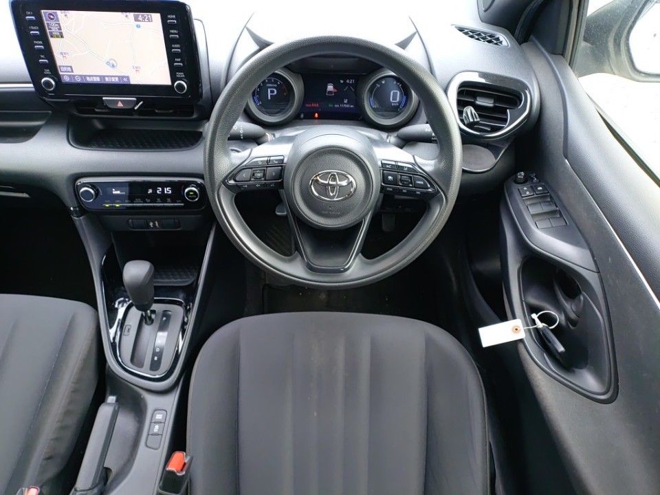 2021 Toyota Yaris auction photo 3