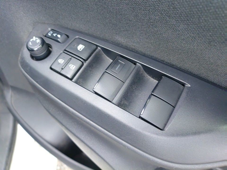 2021 Toyota Yaris auction photo 14