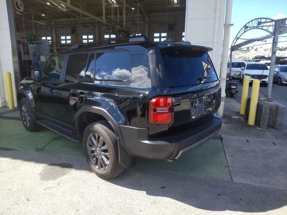 2025 Toyota Land Cruiser auction photo 6