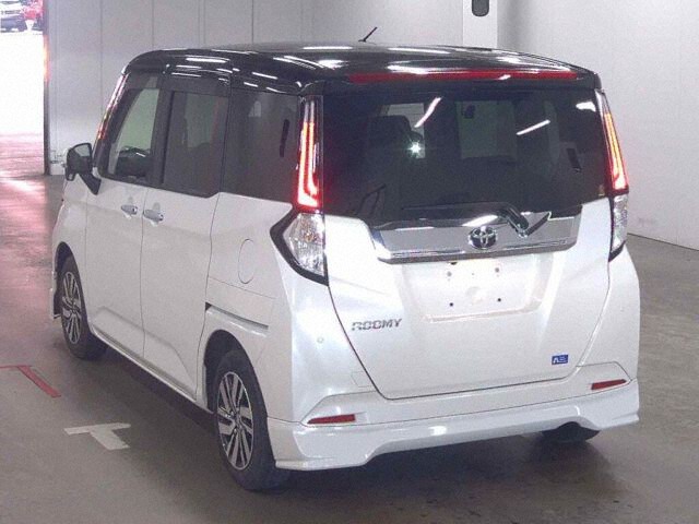 2024 Toyota Roomy Custom G auction photo 2