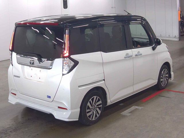 2024 Toyota Roomy Custom G auction photo 5