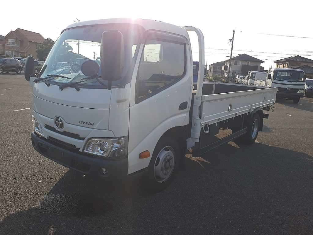 Japan Auction Vehicles 12 2022 Toyota Dyna auction photo