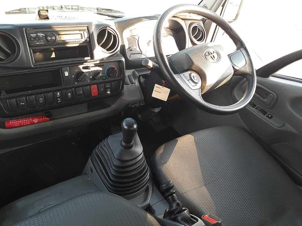 2022 Toyota Dyna auction photo 10