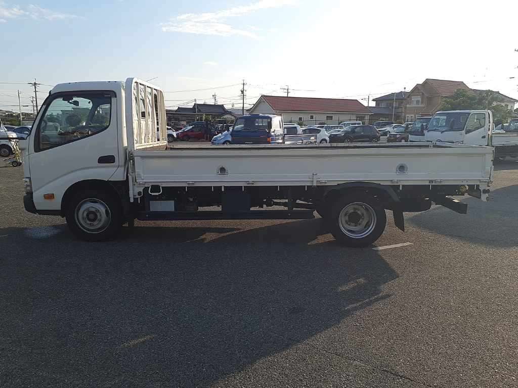 2022 Toyota Dyna auction photo 4