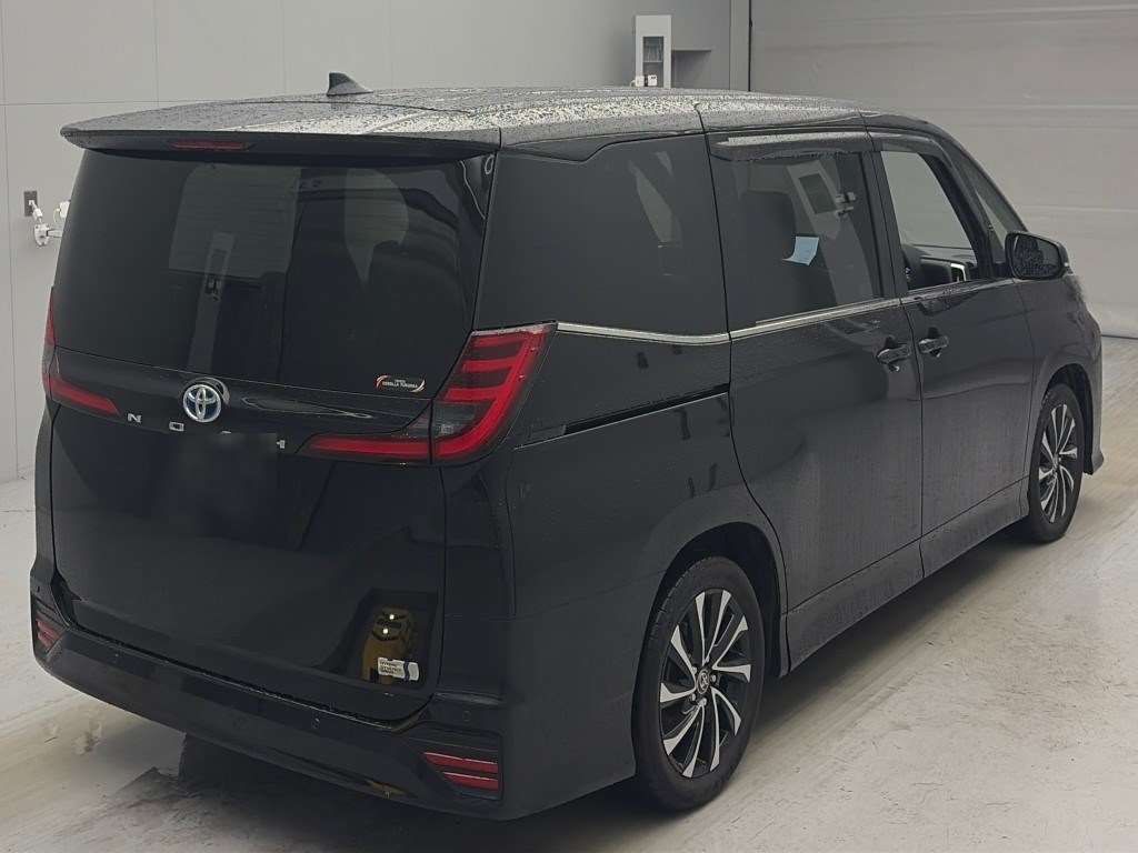 2022 Toyota Noah ハイブリッドS-Z auction photo 2