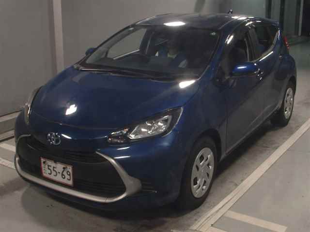 2024 Toyota Aqua 4WD G auction photo 4
