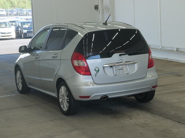 2012 Mercedes-Benz A180エレガンス auction photo 2