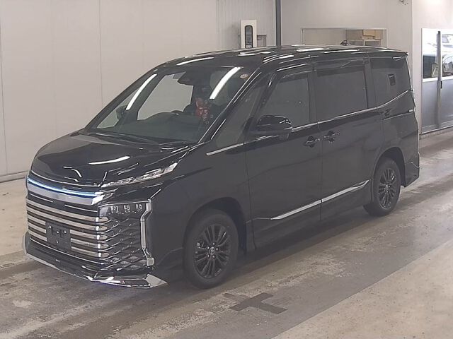 2023 Toyota Voxy Hybrid S-Z 4WD auction photo 4