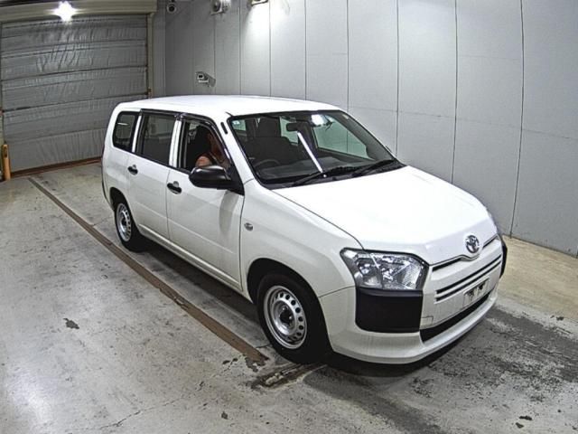 2021 Toyota Probox DX Comfort Japan auction vehicle
