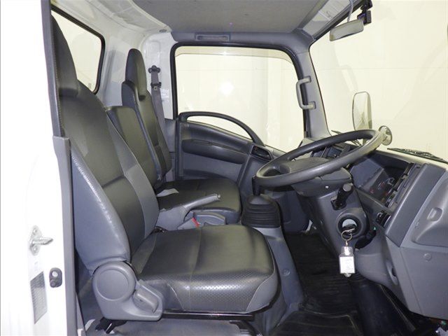 2017 Isuzu Elf With crane auction photo 5