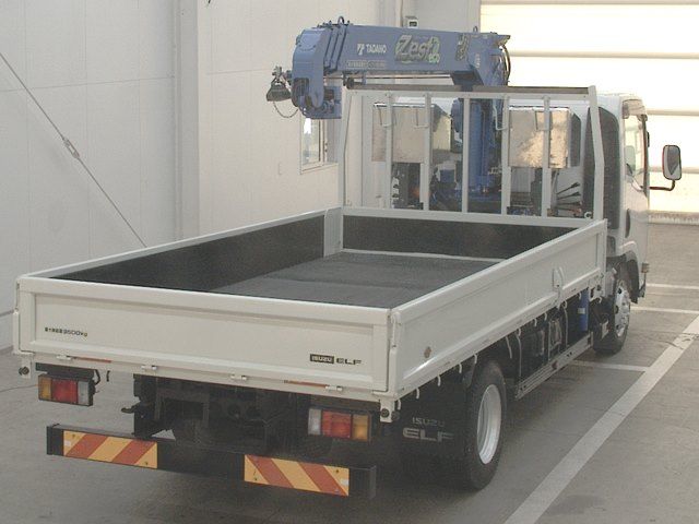 2017 Isuzu Elf With crane auction photo 2