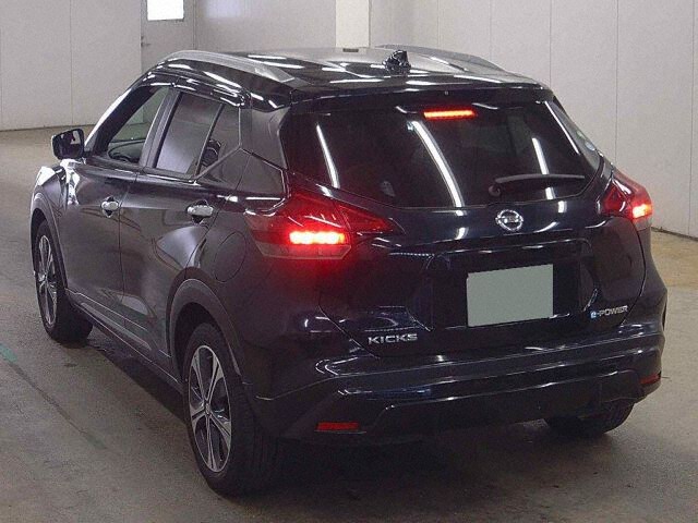 2021 Nissan Kicks X Two-Tone Interior Edition auction photo 2