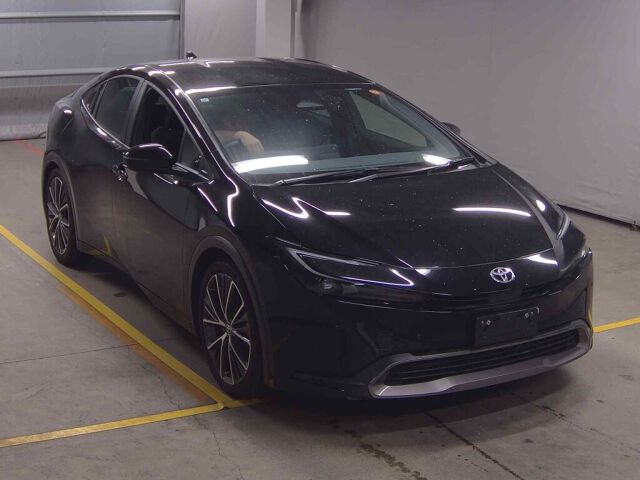 2023 Toyota Prius G Japan auction vehicle