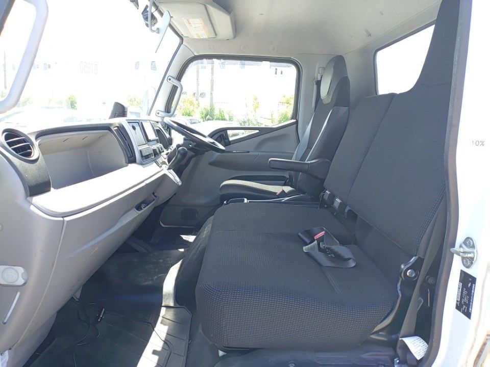 2020 Mitsubishi Fuso Canter auction photo 16