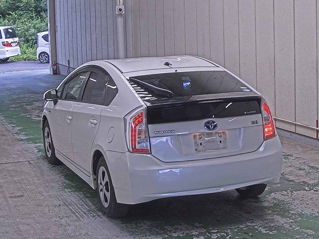 2014 Toyota Prius S auction photo 2