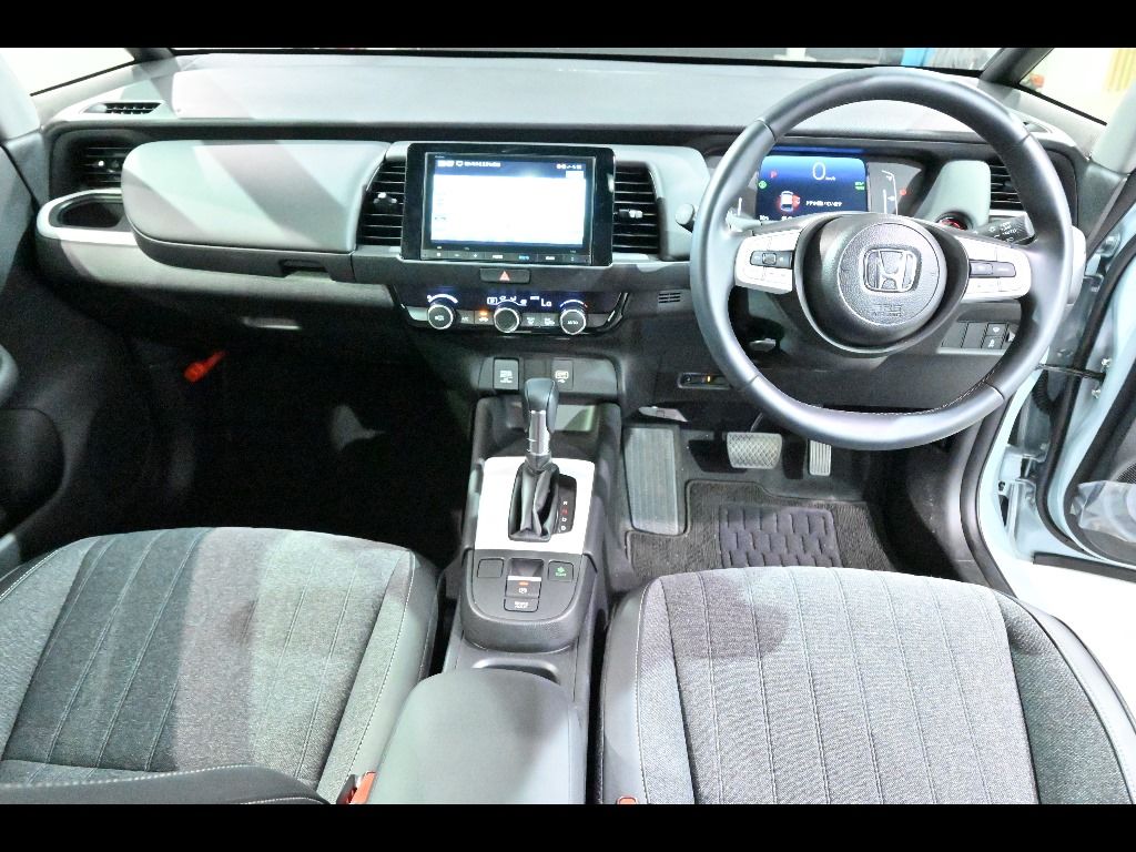 2025 Honda Fit 4WD e:HEVホーム auction photo 3