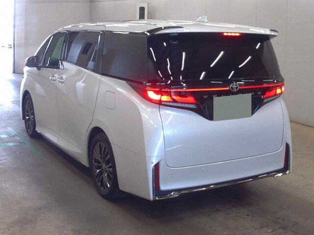 2025 Toyota Vellfire Z Premier auction photo 2