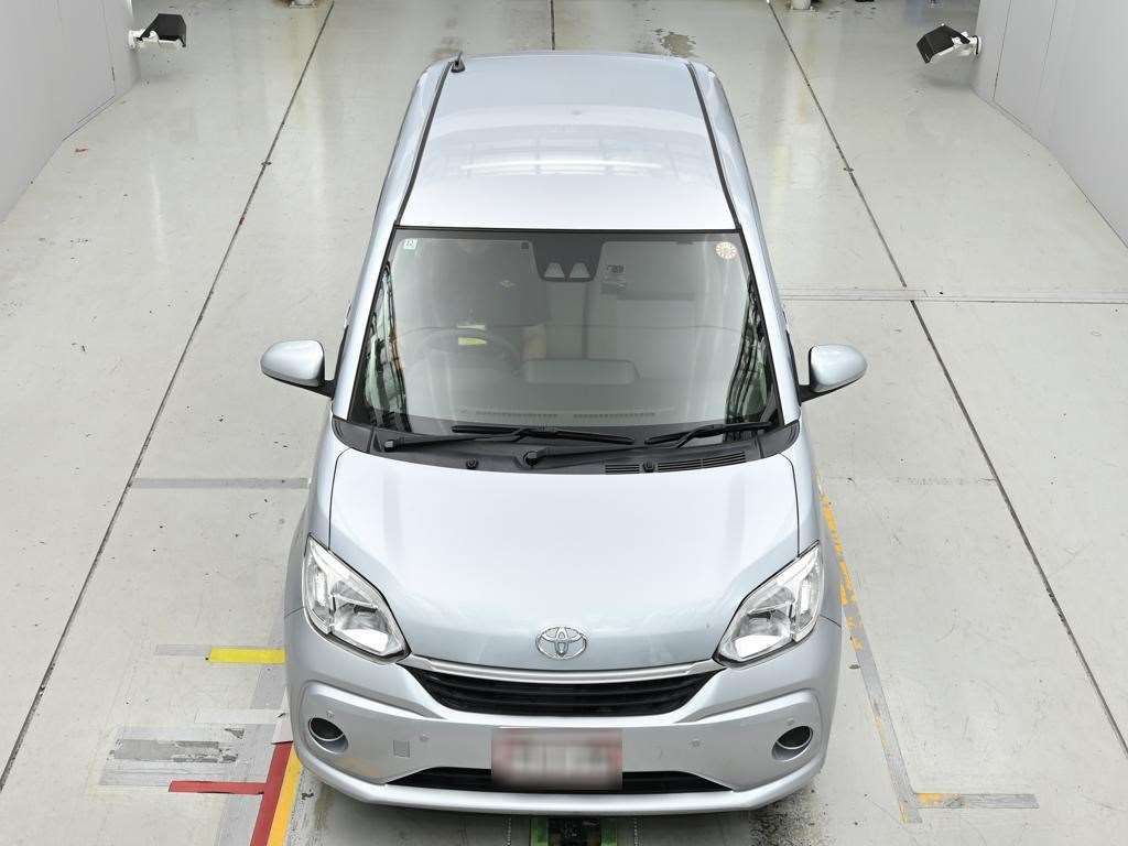 2022 Toyota Passo X L Package auction photo 7