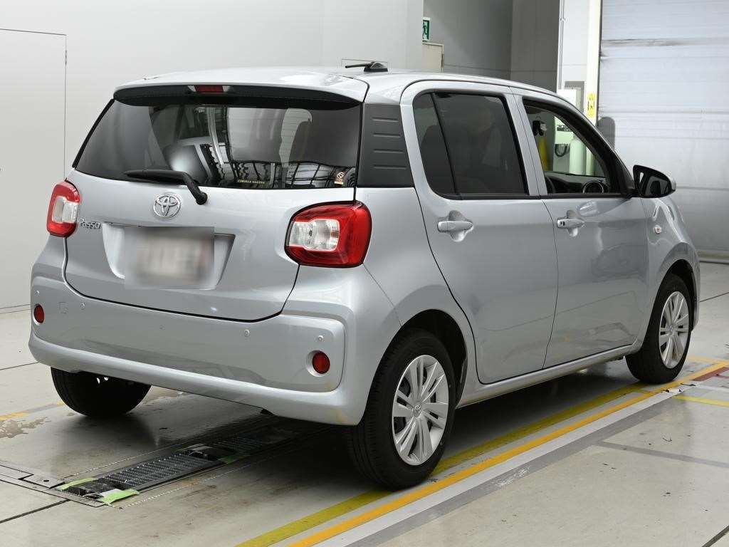 2022 Toyota Passo X L Package auction photo 2