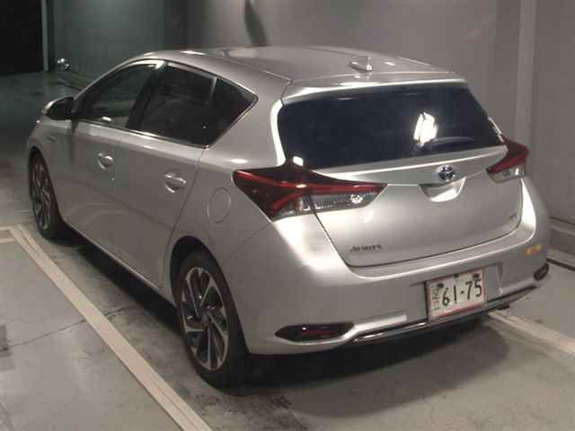 2017 Toyota Auris ハイブリッドGパッケージ auction photo 2