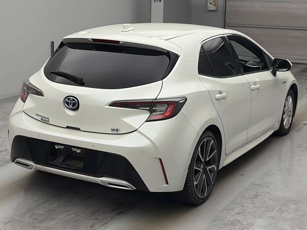 2018 Toyota Corolla Sport ハイブリッドG Z auction photo 2