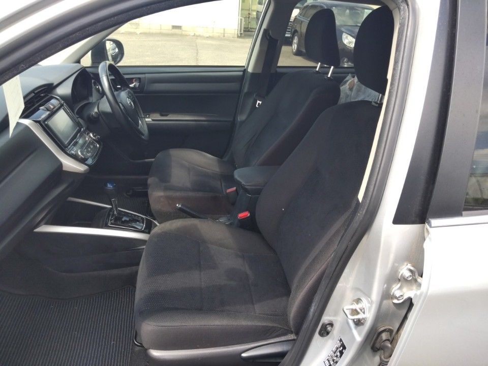 2016 Toyota Corolla Fielder auction photo 16