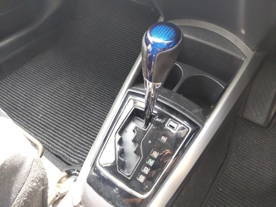 2016 Toyota Corolla Fielder auction photo 12