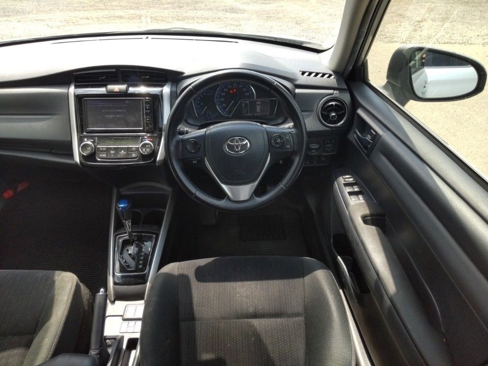 2016 Toyota Corolla Fielder auction photo 3