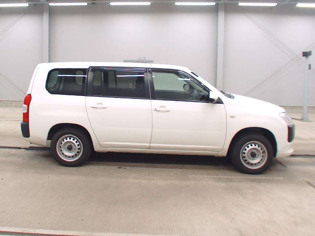 2021 Toyota Probox GL 4WD auction photo 3