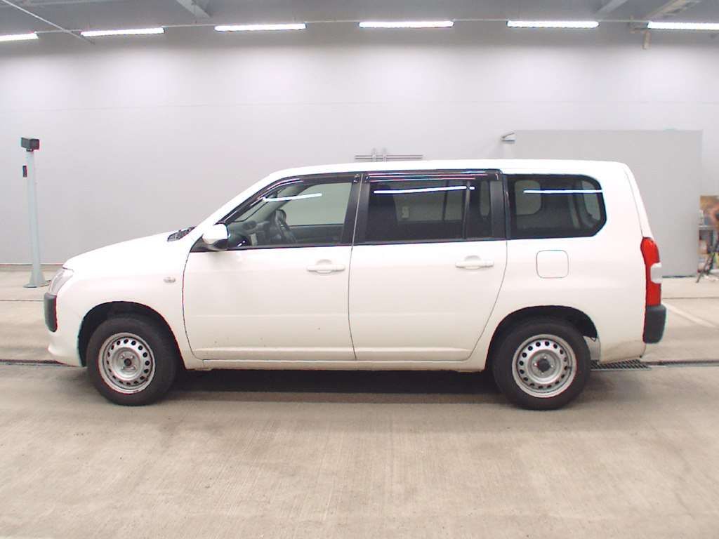 2021 Toyota Probox GL 4WD auction photo 4