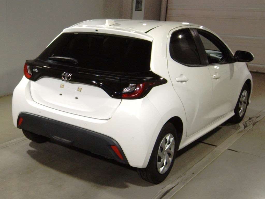 2022 Toyota Yaris X auction photo 2